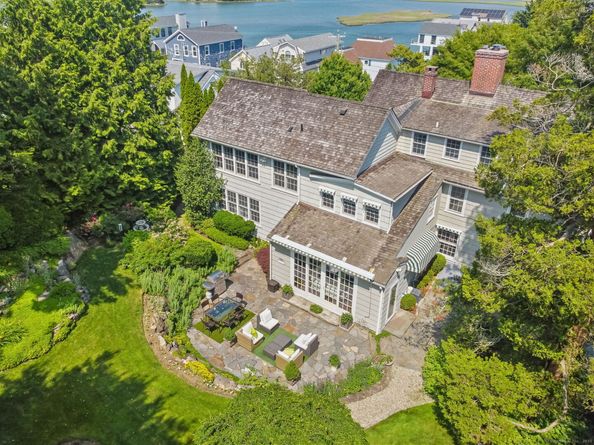 216 Hillspoint Road, Westport CT 06880