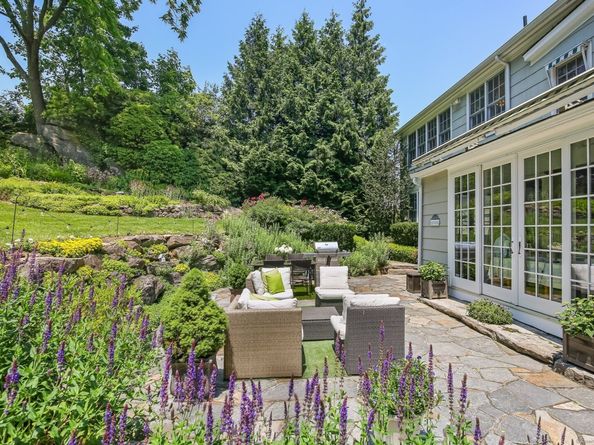 216 Hillspoint Road, Westport CT 06880