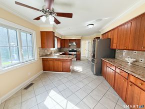 14 E Gate Road, Danbury CT 06811