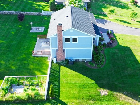 14 E Gate Road, Danbury CT 06811