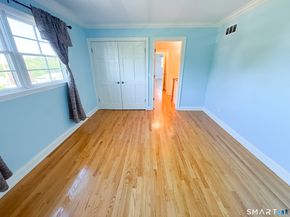 14 E Gate Road, Danbury CT 06811