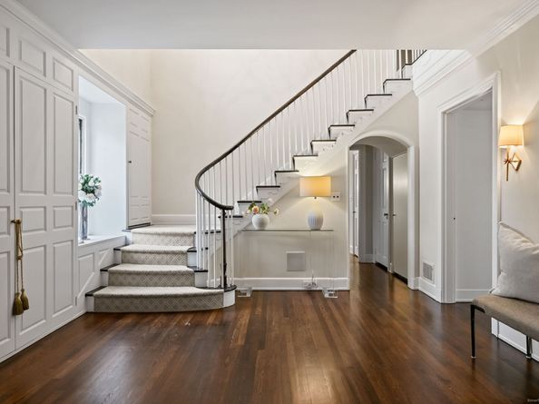 276 Greenley Road, New Canaan CT 06840