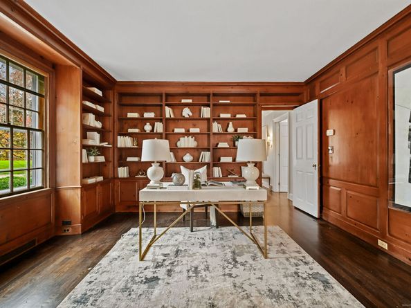 276 Greenley Road, New Canaan CT 06840