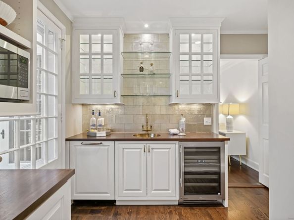 276 Greenley Road, New Canaan CT 06840