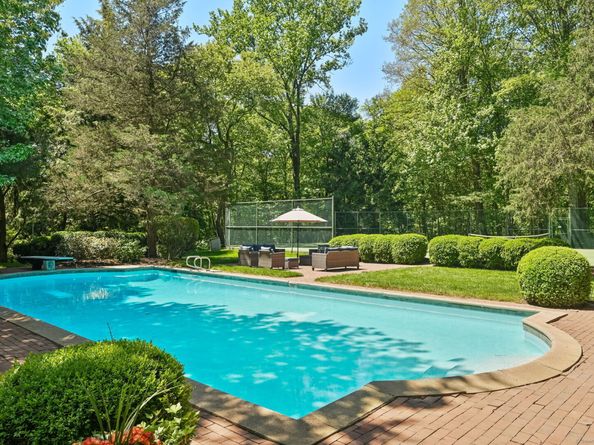 276 Greenley Road, New Canaan CT 06840