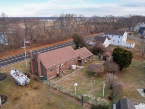 559 Oak Bluff Avenue, Stratford CT 06615