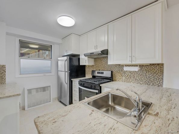 71 Strawberry Hill Avenue APT 118, Stamford CT 06902