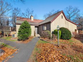 522 Iroquois Lane B, Stratford CT 06614