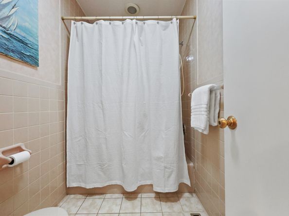 522 Iroquois Lane B, Stratford CT 06614