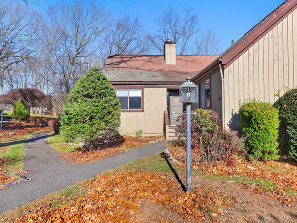 522 Iroquois Lane B, Stratford CT 06614