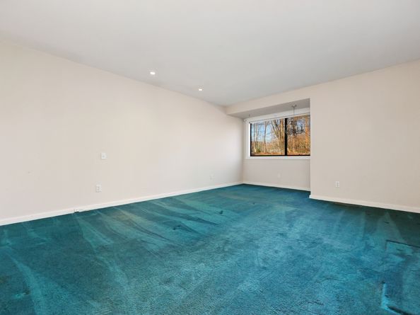 522 Iroquois Lane B, Stratford CT 06614