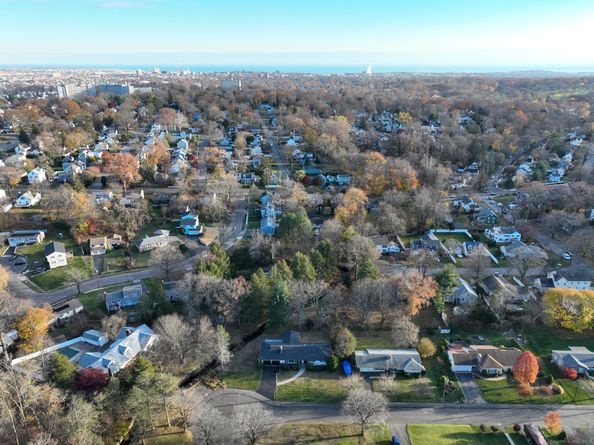 90 Lu Manor Drive, Fairfield CT 06825