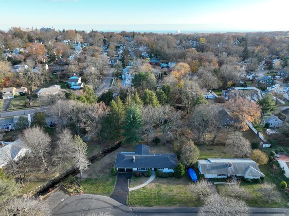 90 Lu Manor Drive, Fairfield CT 06825