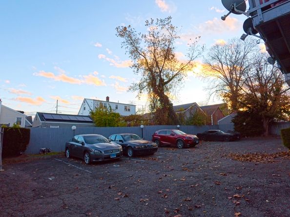 105 Tremont Avenue APT B, Bridgeport CT 06606