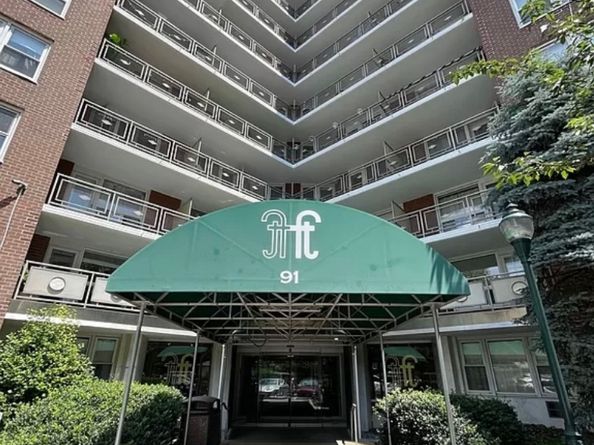 91 Strawberry Hill Avenue APT 129, Stamford CT 06902
