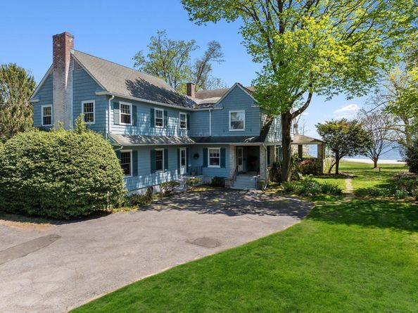 86 Wallacks Drive, Stamford CT 06902