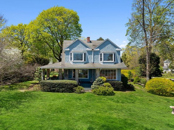 86 Wallacks Drive, Stamford CT 06902