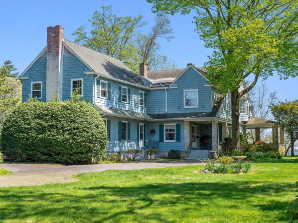 86 Wallacks Drive, Stamford CT 06902