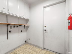 8040 Hansom Drive, Oakland CA 94605