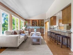 8040 Hansom Drive, Oakland CA 94605
