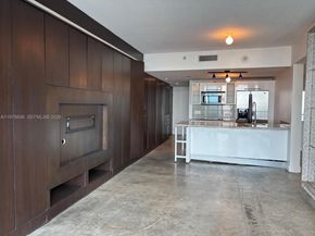 185 SW 7th St 4004, Miami FL 33130