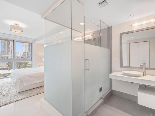 92 SW 3rd St 310, Miami FL 33130