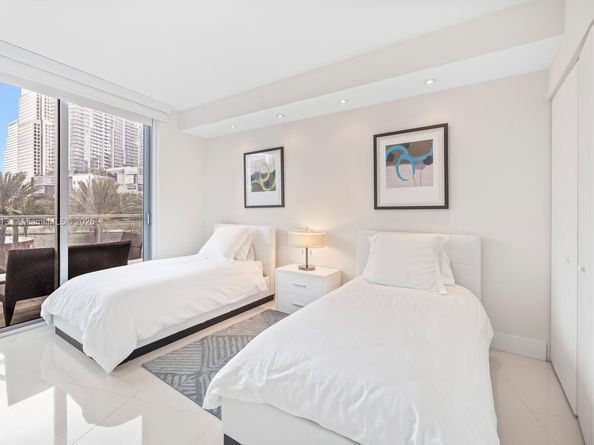 92 SW 3rd St 310, Miami FL 33130