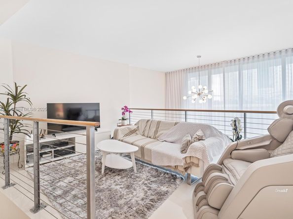 92 SW 3rd St 310, Miami FL 33130