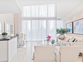 92 SW 3rd St 310, Miami FL 33130