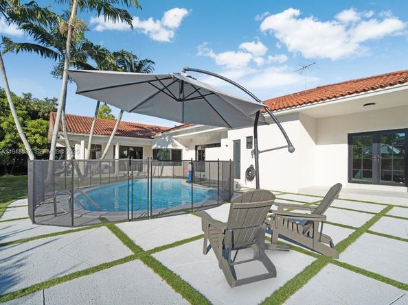 18326 SW 83rd Pl, Palmetto Bay FL 33157