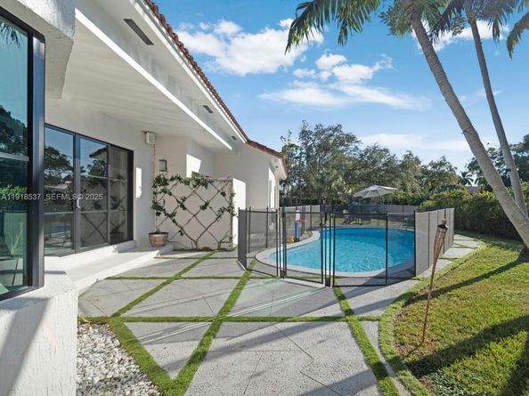 18326 SW 83rd Pl, Palmetto Bay FL 33157