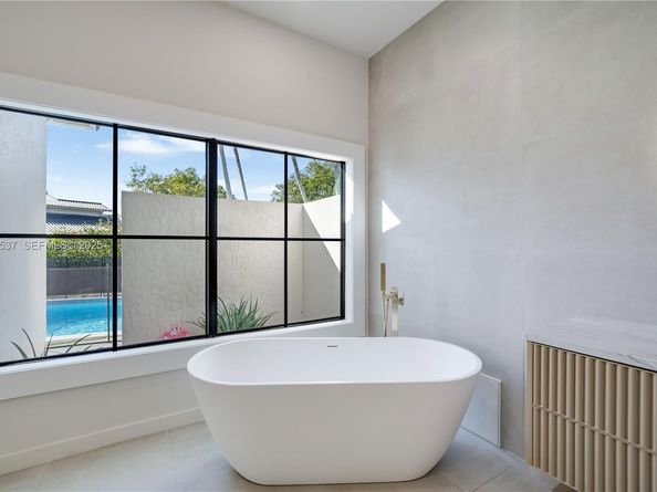 18326 SW 83rd Pl, Palmetto Bay FL 33157