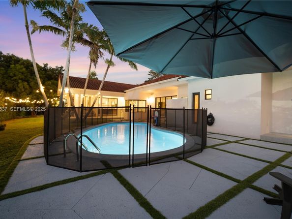 18326 SW 83rd Pl, Palmetto Bay FL 33157