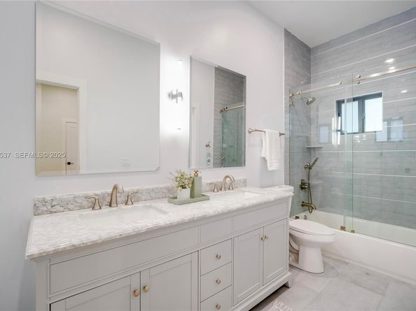 18326 SW 83rd Pl, Palmetto Bay FL 33157