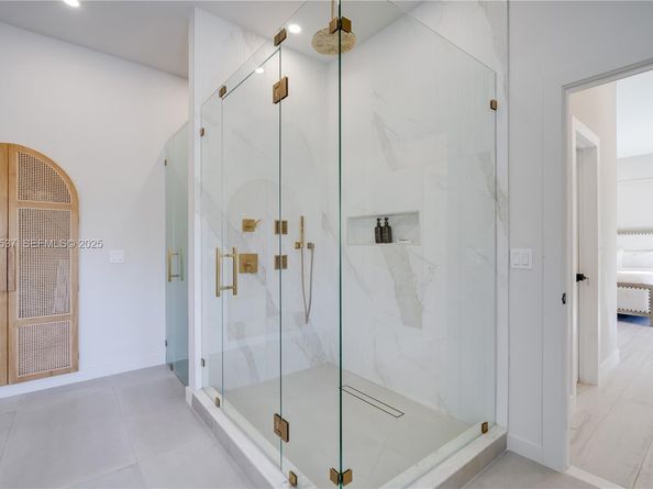 18326 SW 83rd Pl, Palmetto Bay FL 33157