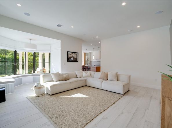 18326 SW 83rd Pl, Palmetto Bay FL 33157