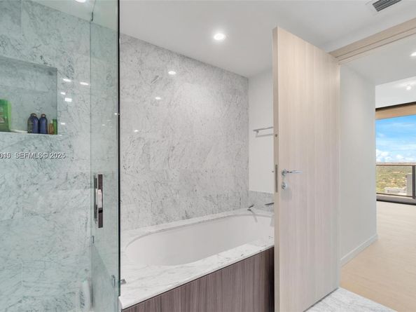 1000 Brickell Plz 3310, Miami FL 33131