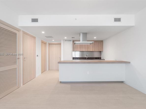 1000 Brickell Plz 3310, Miami FL 33131