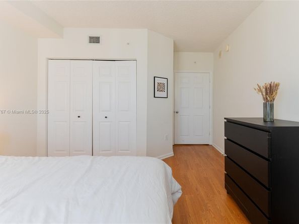 17100 N Bay Rd PH1912, Sunny Isles Beach FL 33160