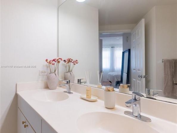 17100 N Bay Rd PH1912, Sunny Isles Beach FL 33160