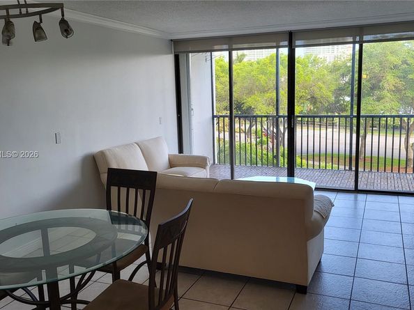 3475 N Country Club Dr 409, Aventura FL 33180