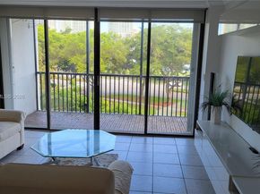 3475 N Country Club Dr 409, Aventura FL 33180