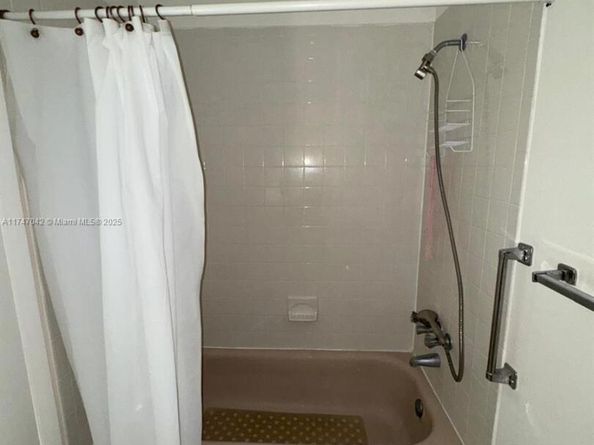 17084 SW 112th Ct V3142, Miami FL 33157