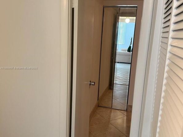 3900 N Hills Dr 310, Hollywood FL 33021