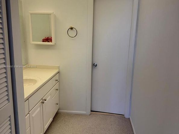3900 N Hills Dr 310, Hollywood FL 33021