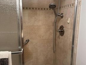 3900 N Hills Dr 310, Hollywood FL 33021