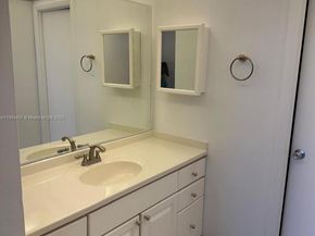 3900 N Hills Dr 310, Hollywood FL 33021