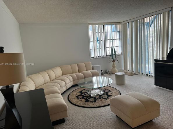 3900 N Hills Dr 310, Hollywood FL 33021