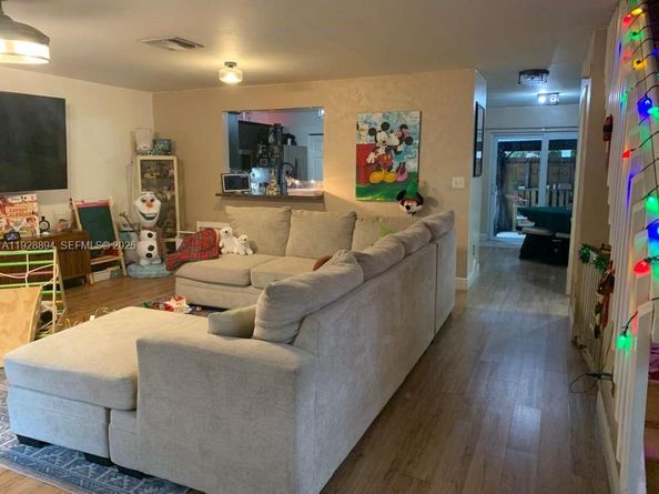 15228 SW 111th St, Miami FL 33196