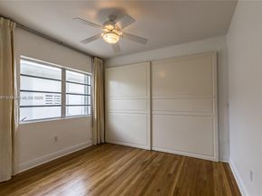 1130 Venetian Way 2B, Miami FL 33139